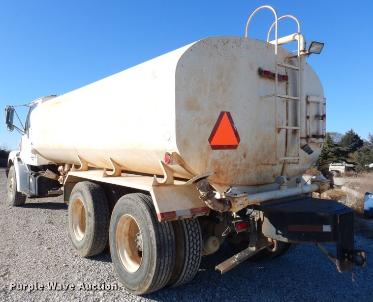 image for item DK1463 2001 Sterling LT7500  water truck