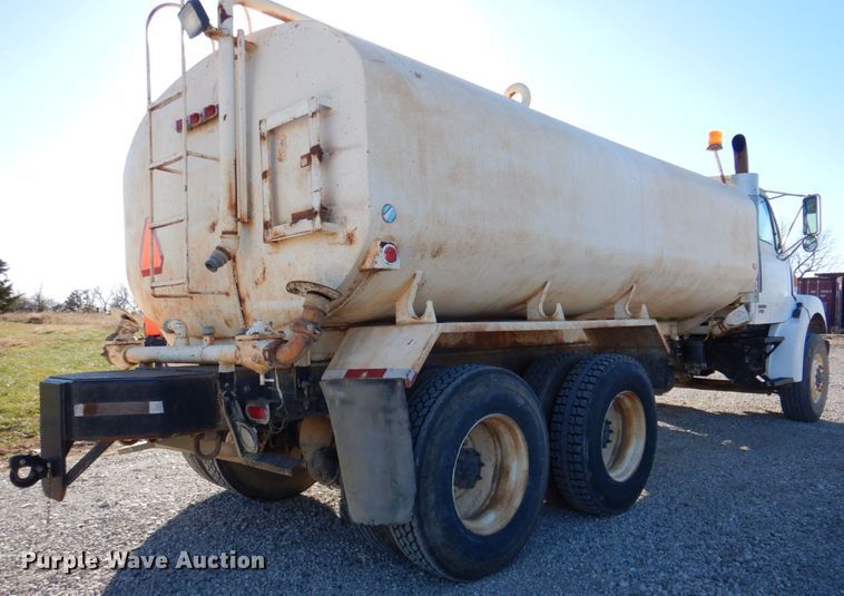 image for item DK1463 2001 Sterling LT7500  water truck