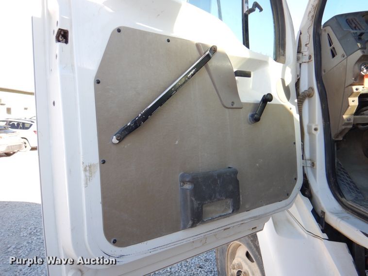 image for item DK1463 2001 Sterling LT7500  water truck