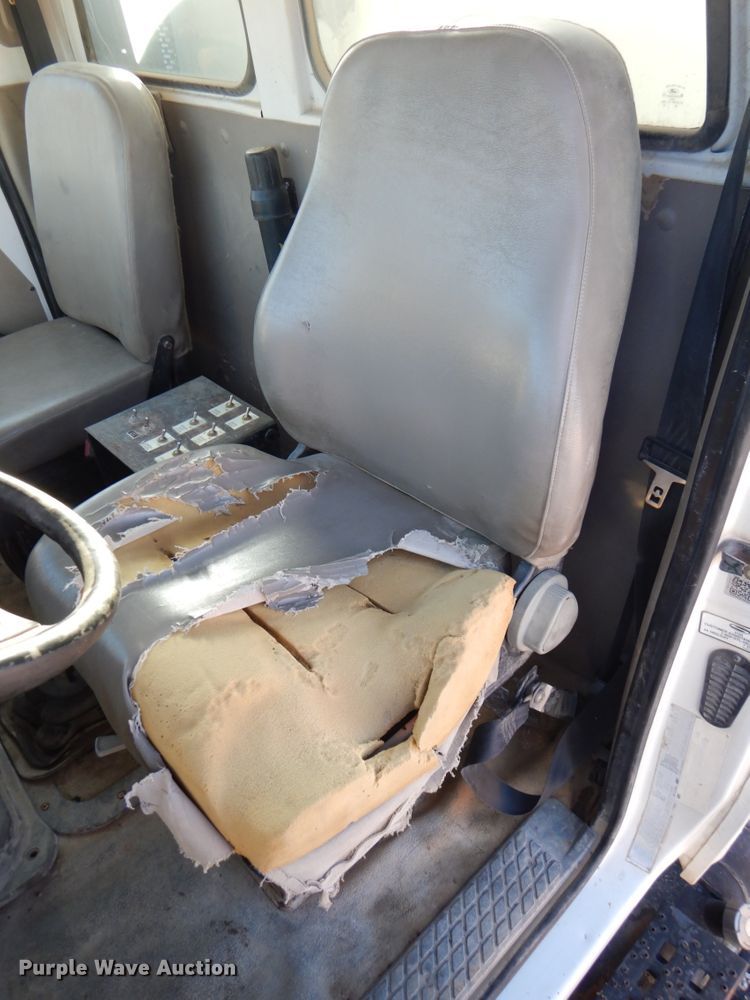 image for item DK1463 2001 Sterling LT7500  water truck