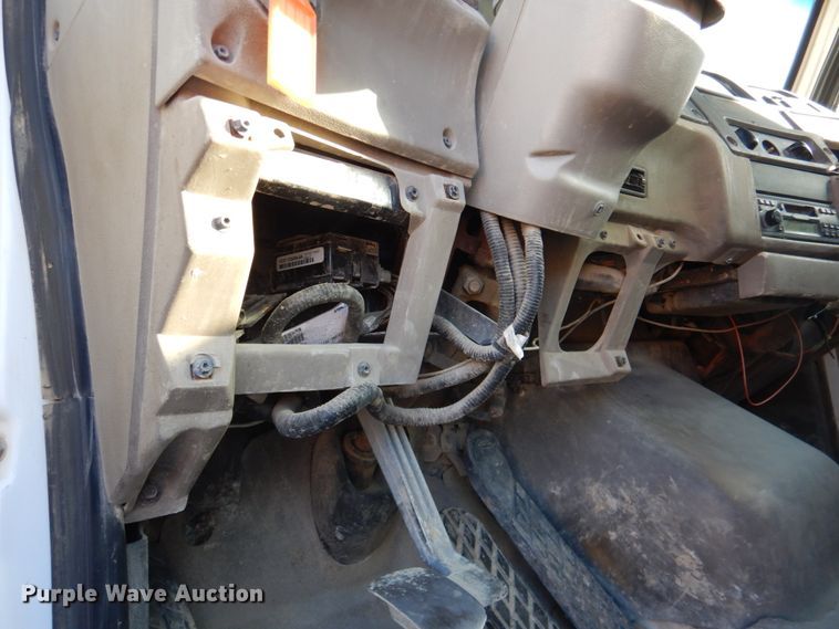 image for item DK1463 2001 Sterling LT7500  water truck