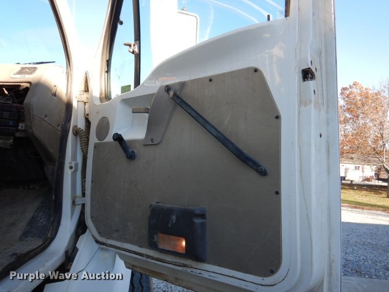 image for item DK1463 2001 Sterling LT7500  water truck