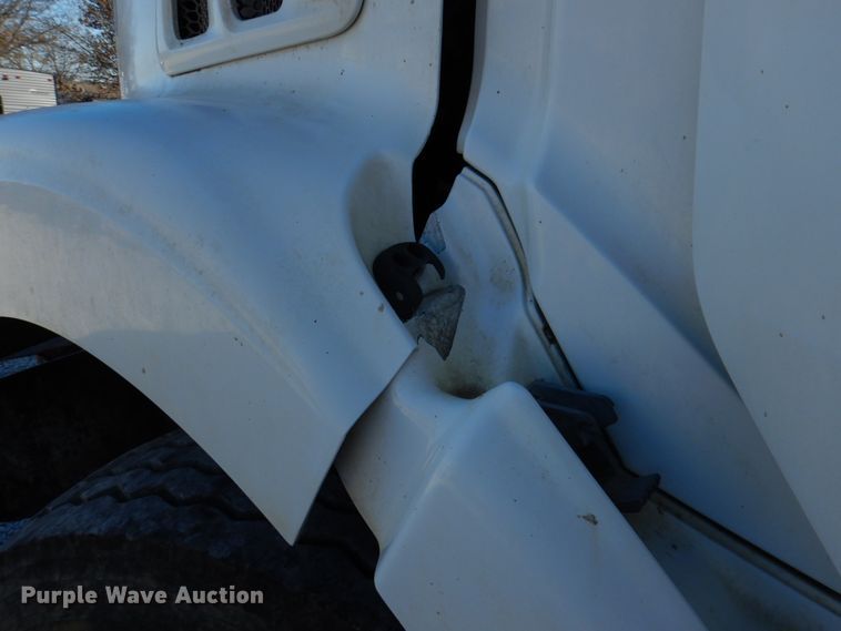 image for item DK1463 2001 Sterling LT7500  water truck