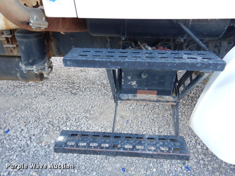 image for item DK1463 2001 Sterling LT7500  water truck