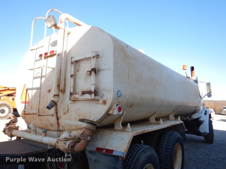 image for item DK1463 2001 Sterling LT7500  water truck