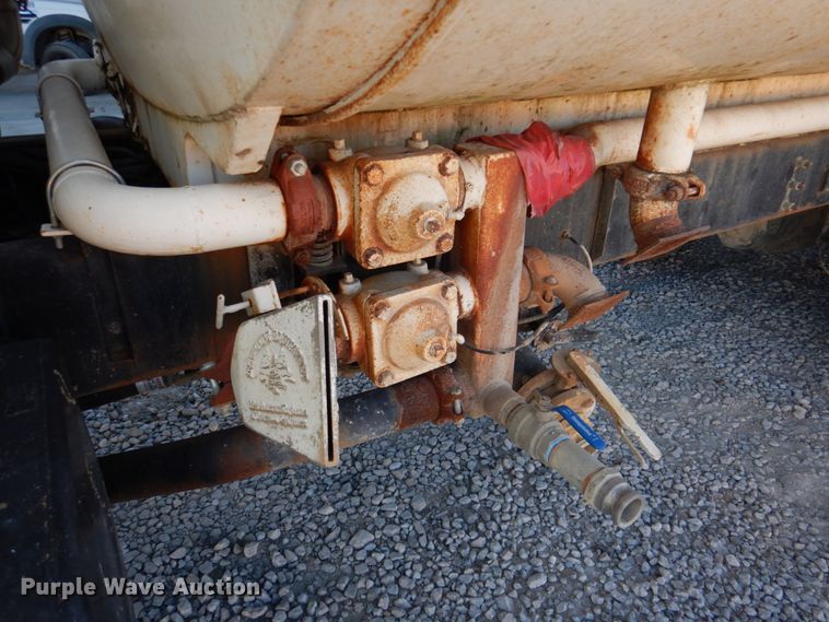 image for item DK1463 2001 Sterling LT7500  water truck