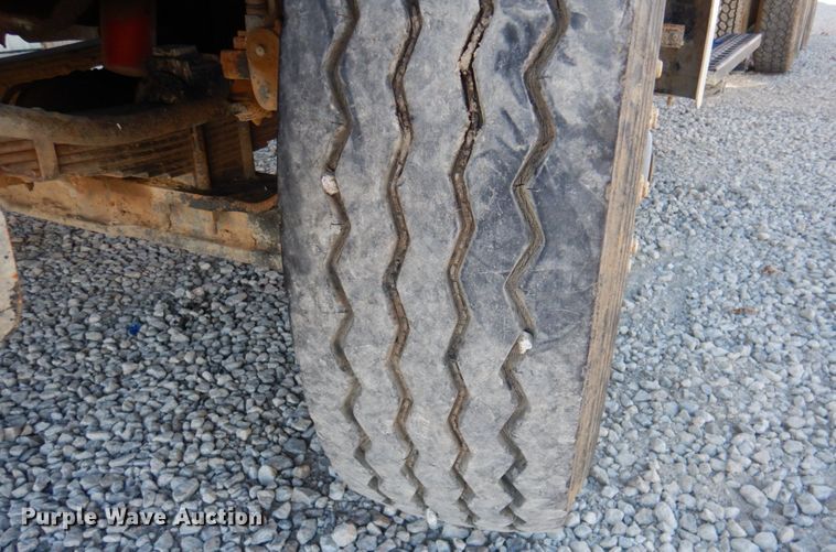 image for item DK1463 2001 Sterling LT7500  water truck