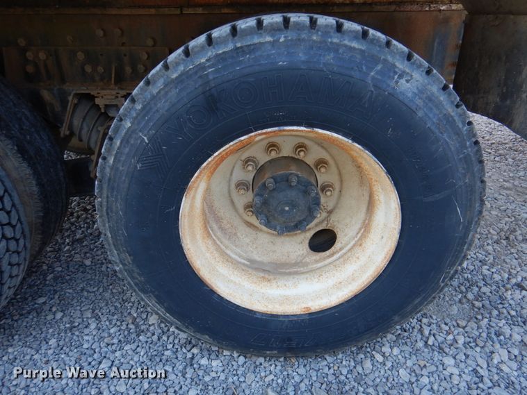 image for item DK1463 2001 Sterling LT7500  water truck