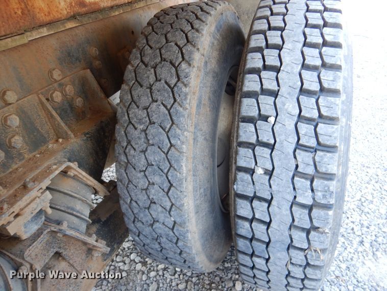 image for item DK1463 2001 Sterling LT7500  water truck