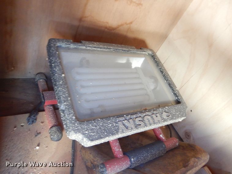 image for item DK3264 1998 Haulmark 32  spray foam trailer