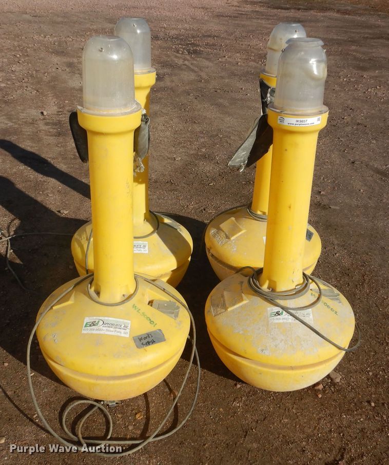 image for item DK3264 1998 Haulmark 32  spray foam trailer