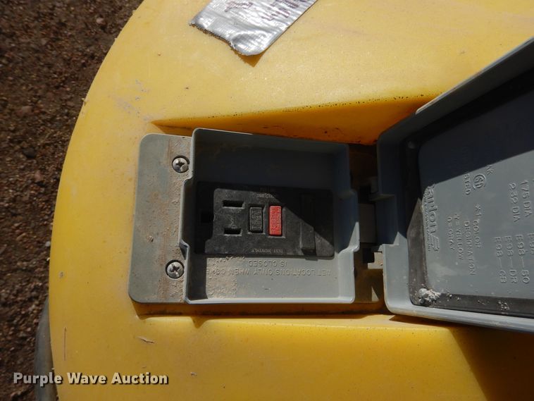 image for item DK3264 1998 Haulmark 32  spray foam trailer