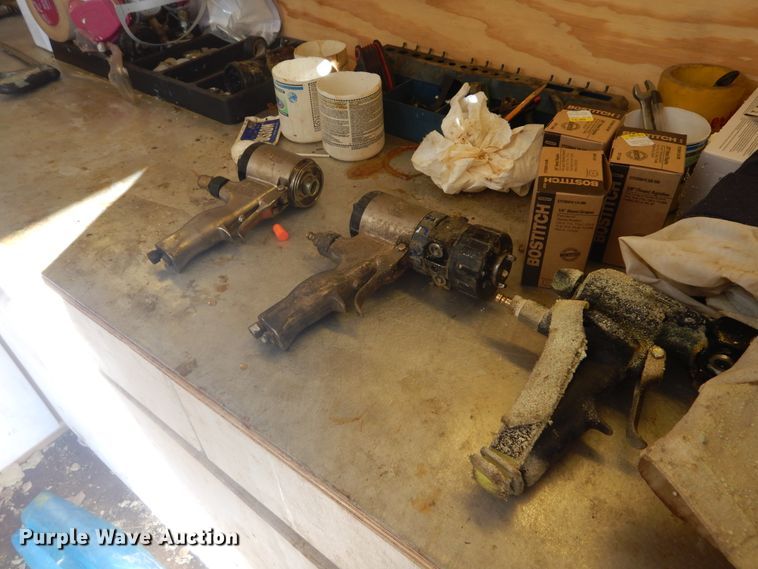 image for item DK3264 1998 Haulmark 32  spray foam trailer