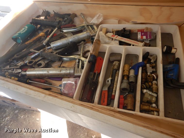 image for item DK3264 1998 Haulmark 32  spray foam trailer