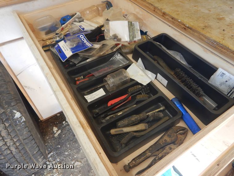 image for item DK3264 1998 Haulmark 32  spray foam trailer