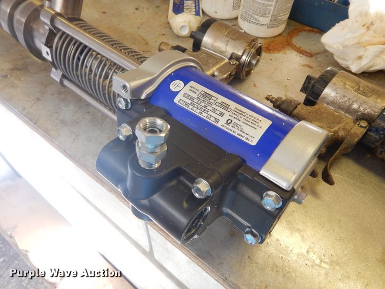 image for item DK3264 1998 Haulmark 32  spray foam trailer