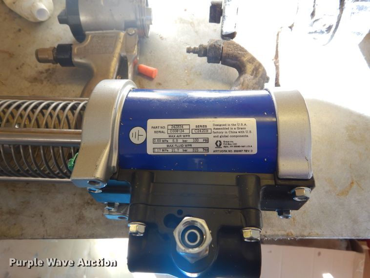 image for item DK3264 1998 Haulmark 32  spray foam trailer