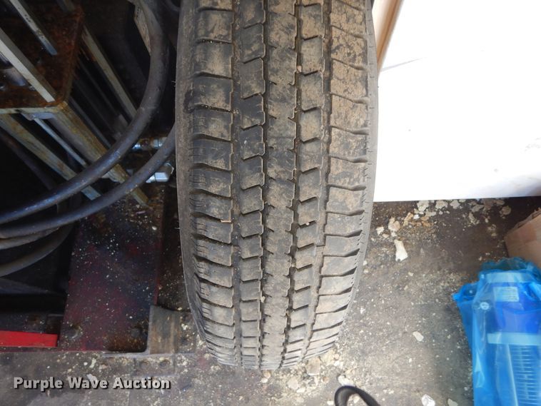 image for item DK3264 1998 Haulmark 32  spray foam trailer