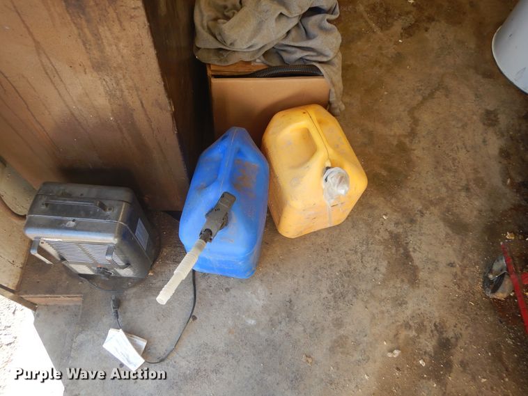 image for item DK3264 1998 Haulmark 32  spray foam trailer