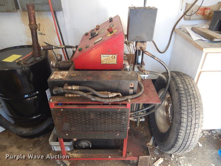 image for item DK3264 1998 Haulmark 32  spray foam trailer