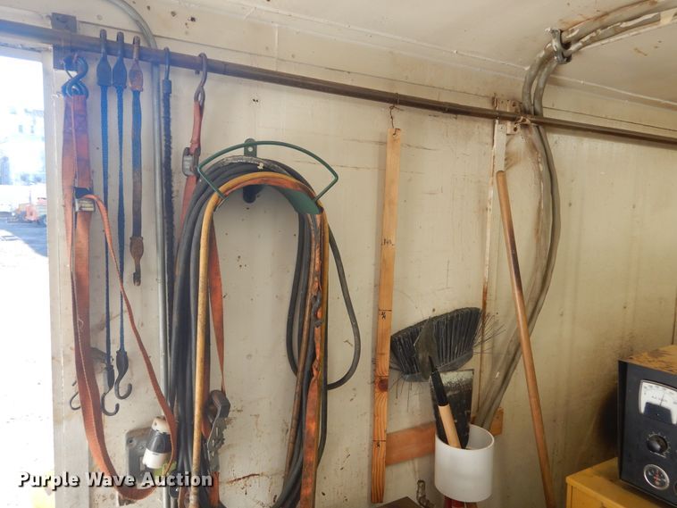 image for item DK3264 1998 Haulmark 32  spray foam trailer