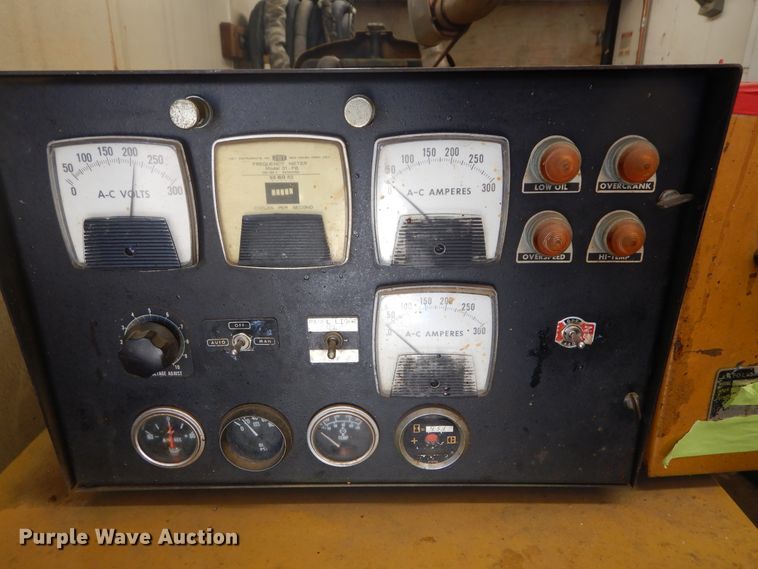 image for item DK3264 1998 Haulmark 32  spray foam trailer