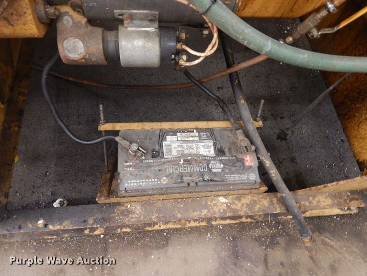 image for item DK3264 1998 Haulmark 32  spray foam trailer