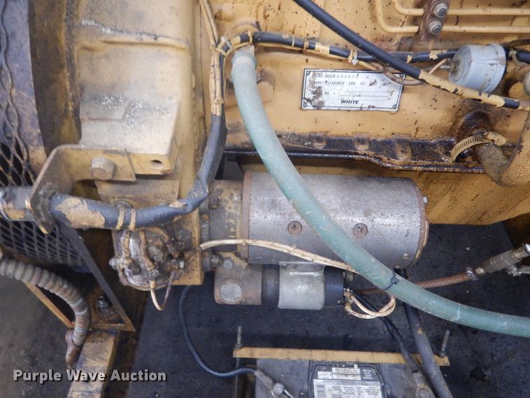 image for item DK3264 1998 Haulmark 32  spray foam trailer