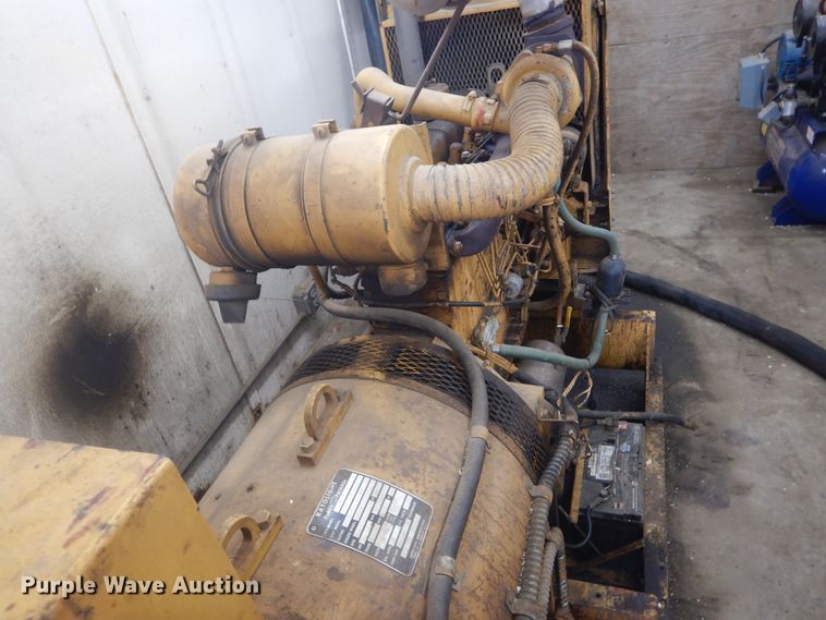 image for item DK3264 1998 Haulmark 32  spray foam trailer