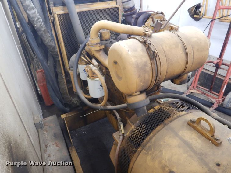 image for item DK3264 1998 Haulmark 32  spray foam trailer