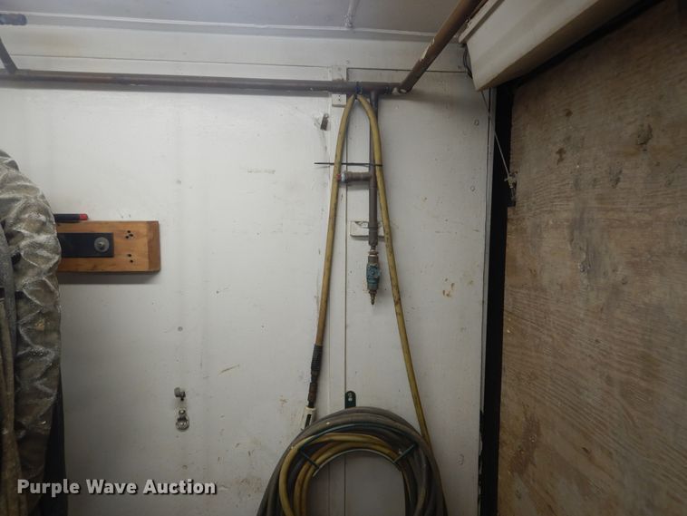 image for item DK3264 1998 Haulmark 32  spray foam trailer