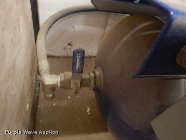 image for item DK3264 1998 Haulmark 32  spray foam trailer