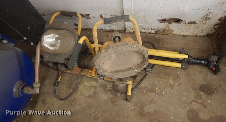 image for item DK3264 1998 Haulmark 32  spray foam trailer