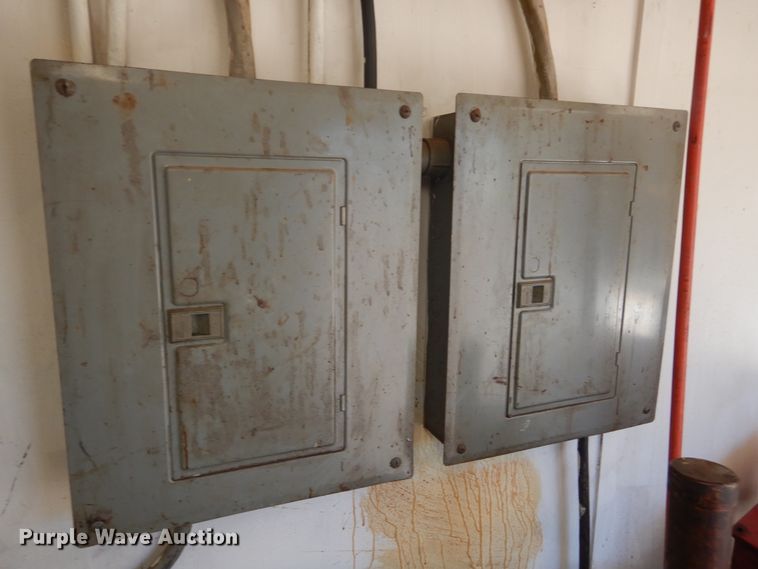 image for item DK3264 1998 Haulmark 32  spray foam trailer