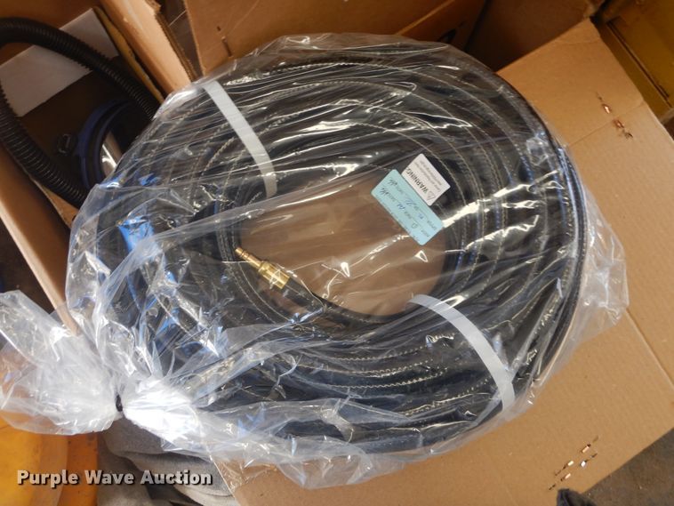 image for item DK3264 1998 Haulmark 32  spray foam trailer