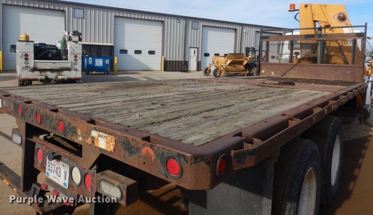 image for item DK3275 2003 Freightliner FL80  crane truck