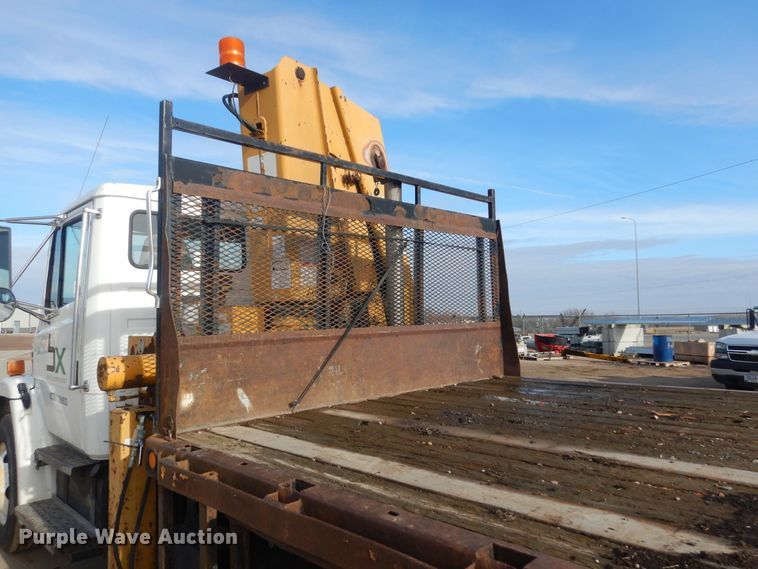 image for item DK3275 2003 Freightliner FL80  crane truck