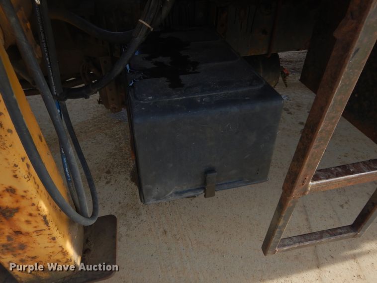 image for item DK3275 2003 Freightliner FL80  crane truck