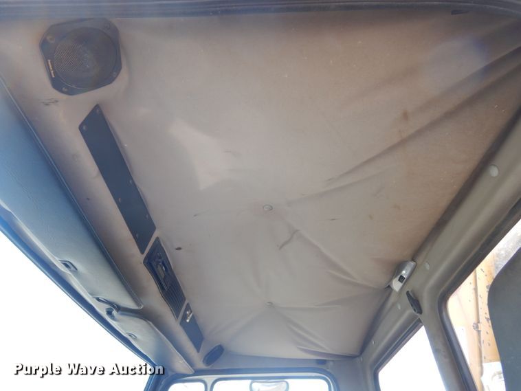 image for item DK3275 2003 Freightliner FL80  crane truck