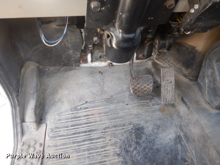 image for item DK3275 2003 Freightliner FL80  crane truck