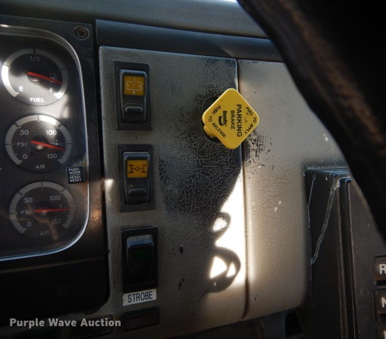 image for item DK3275 2003 Freightliner FL80  crane truck