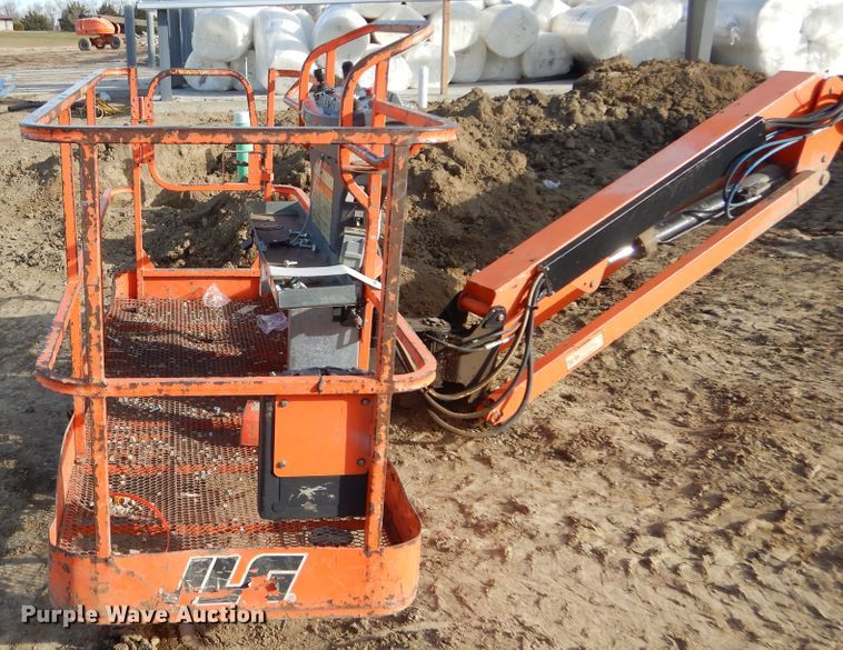 image for item DK3354 2005 JLG 460SJ  boom lift