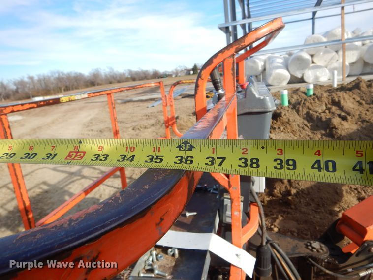 image for item DK3354 2005 JLG 460SJ  boom lift