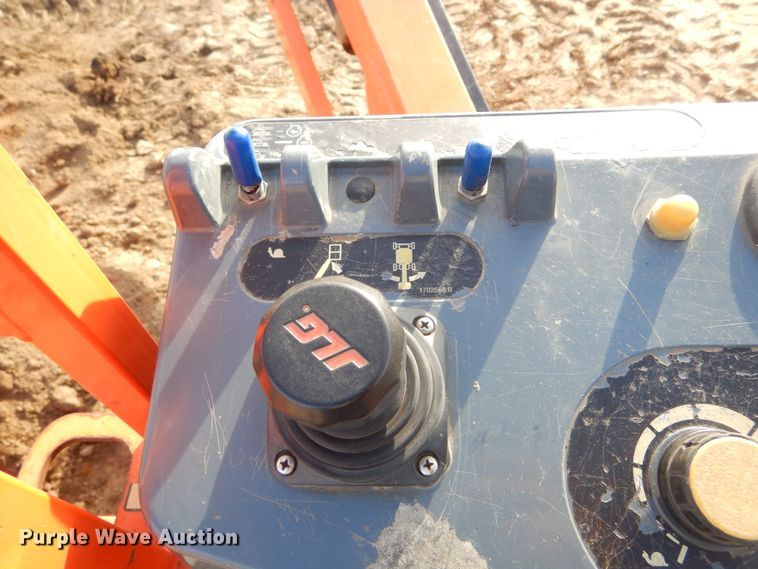 image for item DK3354 2005 JLG 460SJ  boom lift