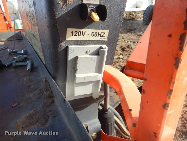 image for item DK3354 2005 JLG 460SJ  boom lift