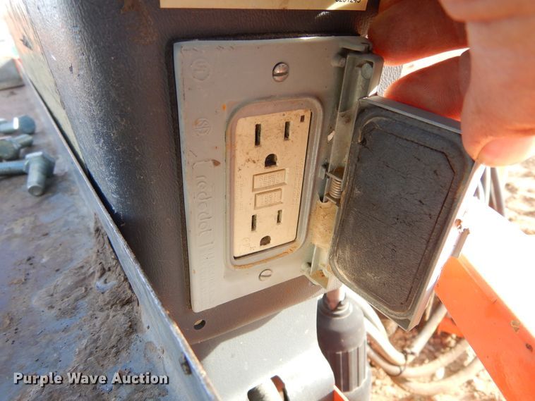 image for item DK3354 2005 JLG 460SJ  boom lift