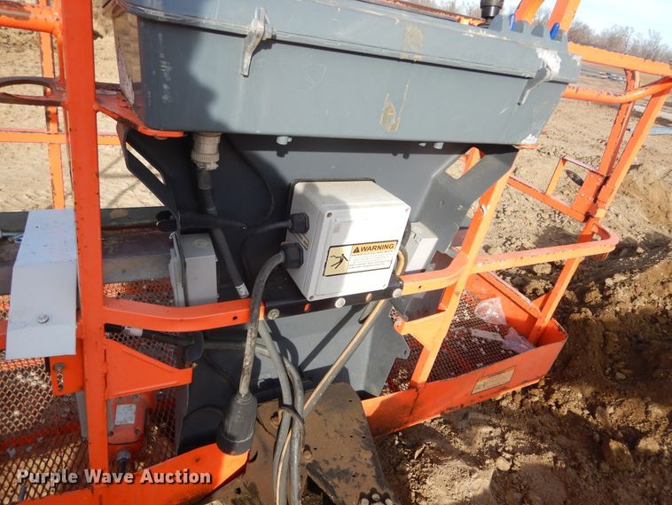 image for item DK3354 2005 JLG 460SJ  boom lift