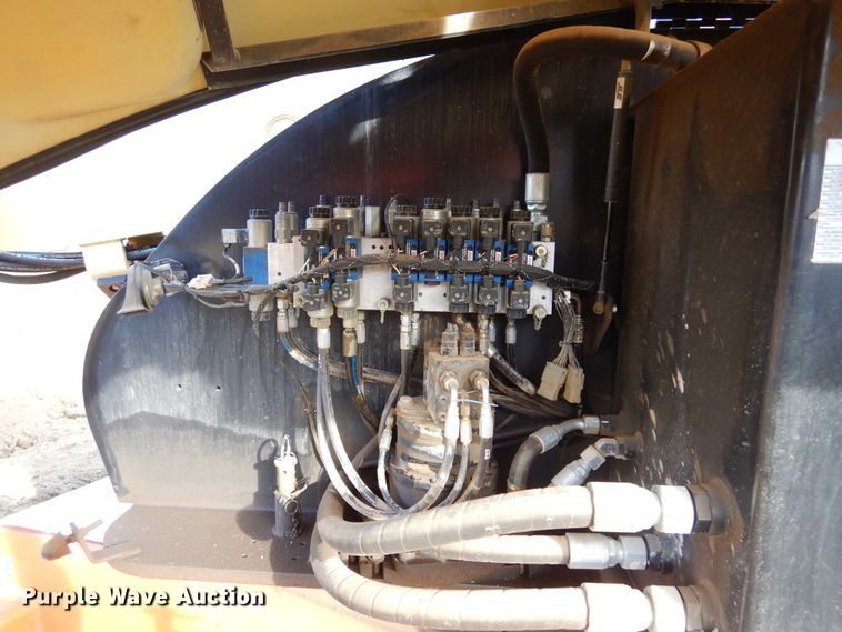 image for item DK3354 2005 JLG 460SJ  boom lift