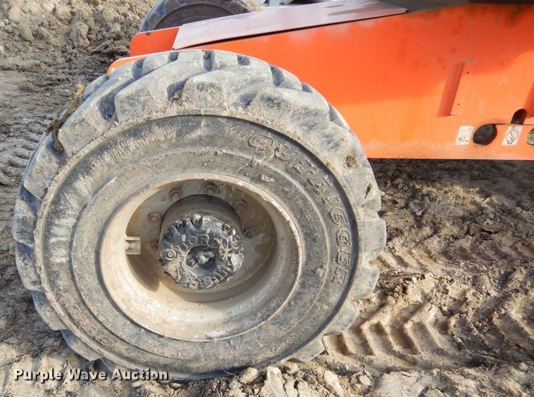 image for item DK3354 2005 JLG 460SJ  boom lift