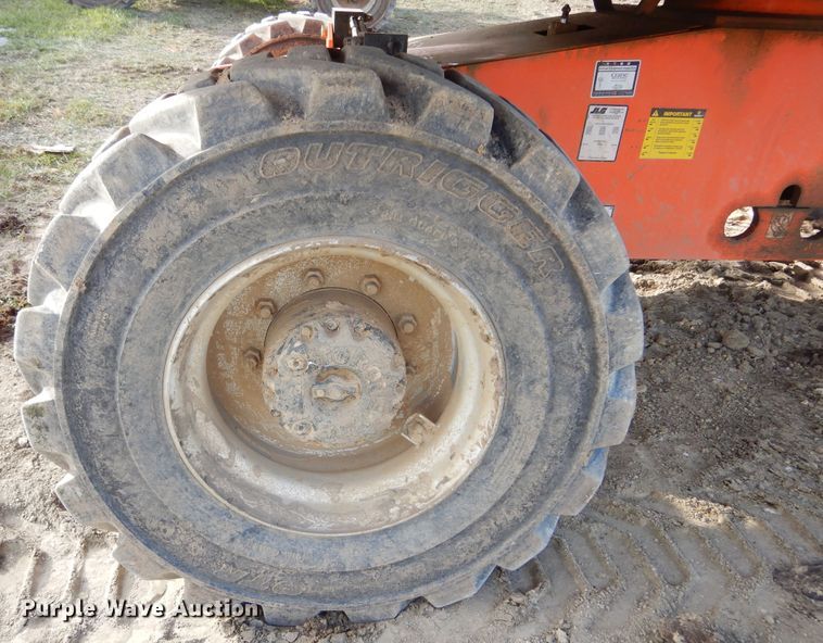 image for item DK3354 2005 JLG 460SJ  boom lift